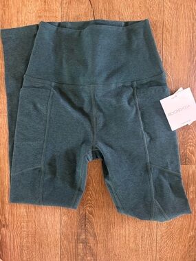 Green beyond yoga legging New with tag small
